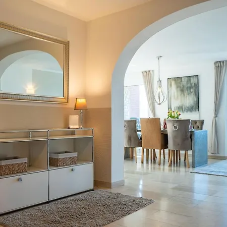 Reet Am Rhein - Chateau 아파트